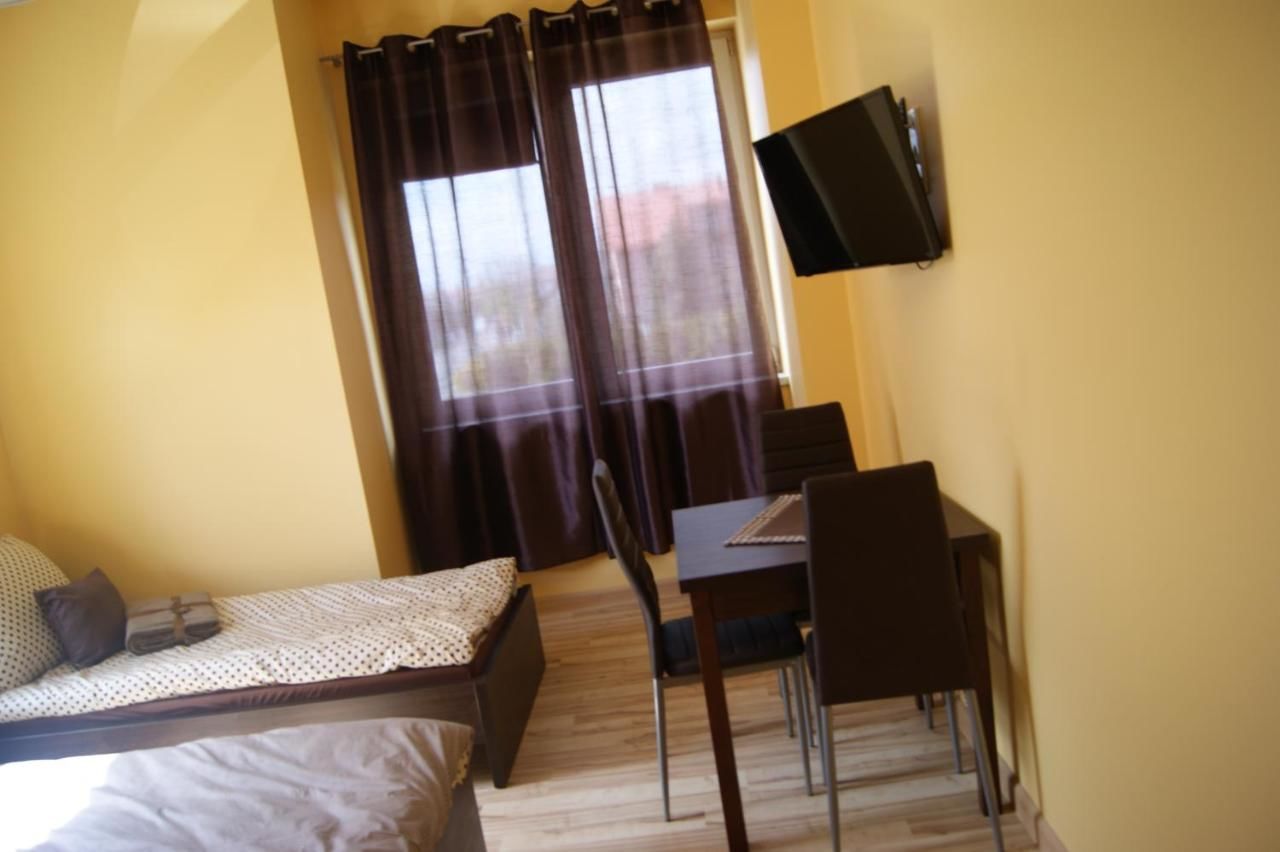 Хостелы Hostel Mira Кельце-39